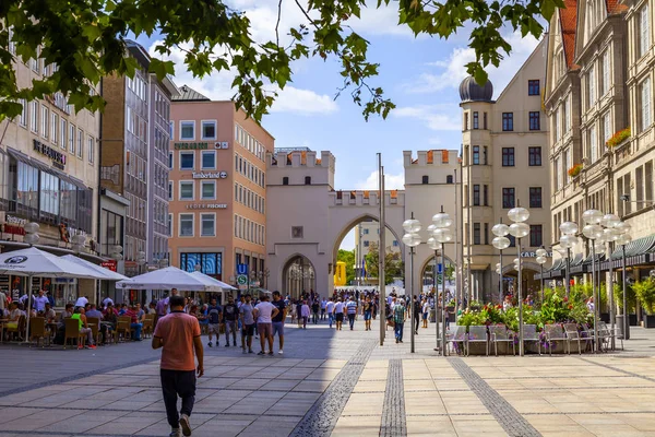 Múnich Alemania Agosto 2018 Gente Camina Zona Peatonal Del Casco — Foto de Stock