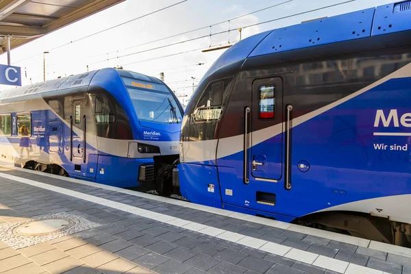 Múnich Alemania Agosto 2018 Trenes Los Andenes Estación Central Trenes — Foto de Stock