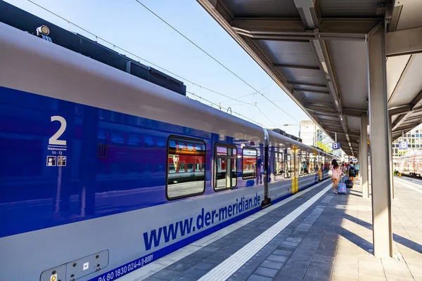 Monaco Baviera Germania Agosto 2018 Treno Binario Della Stazione Centrale — Foto Stock