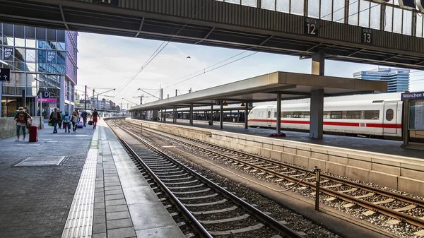 Mnichov Německo Srpna 2018 Vlak Nástupišti Hlavního Nádraží München Hauptbahnhof — Stock fotografie