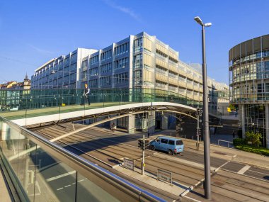 Münih, Almanya, üzerinde 16 Ağustos 2018. Şehir merkezinde modern mimari. 