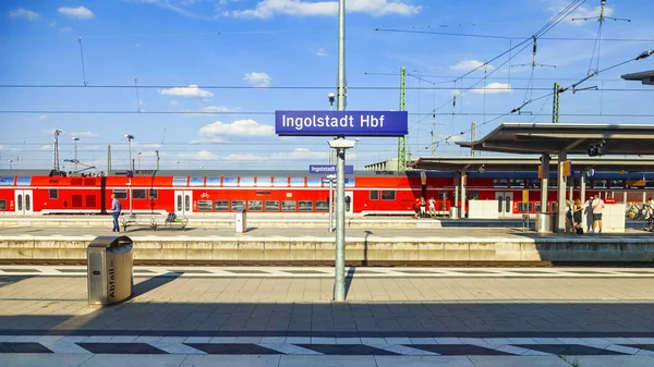 Ingolstadt Germania August 2018 Trenul Regional Din Apropierea Platformei Gării — Fotografie, imagine de stoc