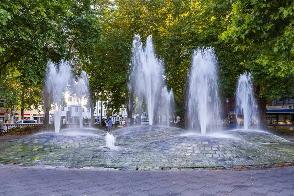 ミュンヘン ドイツ 2018 美しいモダンな噴水を飾る地域 — ストック写真