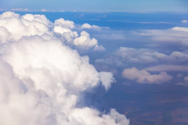 Vista Del Cielo Nuvole Pittoresche Una Finestra Dell Aereo Che — Foto Stock