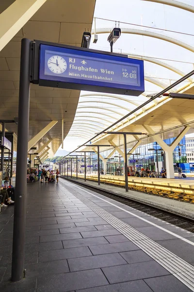 Salisburgo Austria Agosto 2018 Treno Regionale Fermato Binario Della Stazione — Foto Stock