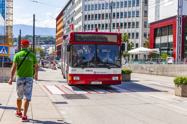 Salzburg Austria August 2018 Modern Trolleybus Goes City Street — Stock Photo, Image