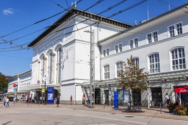 Salzburgo Áustria Agosto 2018 Edifício Estação Ferroviária Central — Fotografia de Stock
