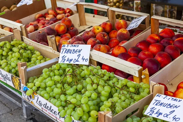 Salzburgo Áustria Agosto 2018 Comércio Produtos Hortícolas Frescos Frutas Mercado — Fotografia de Stock