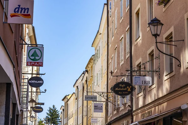 Salzburg Oostenrijk Augustus 2018 Traditionele Pittoreske Tekenen Van Winkels Oude — Stockfoto