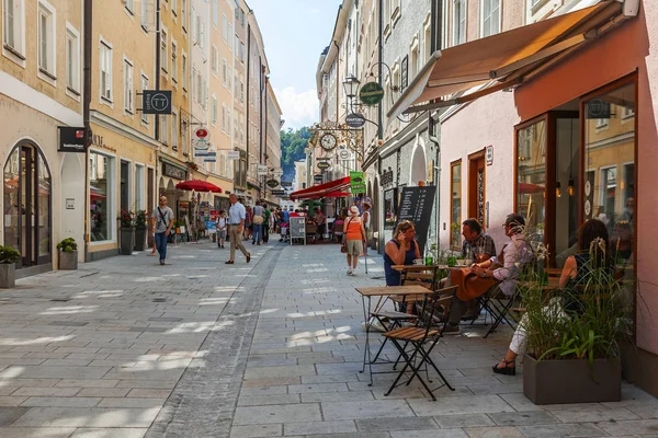 Salzburgo Austria Agosto 2018 Pintoresca Calle Ciudad Vieja —  Fotos de Stock