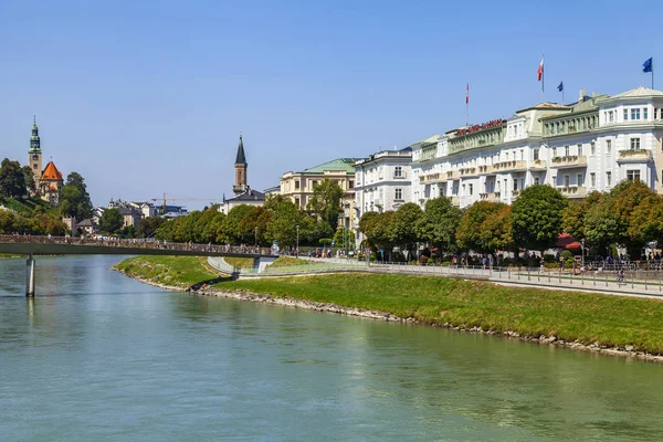 Salzburg Rakousko Srpnu 2018 Panoramatický Výhled Řeku Salzach Jeho Malebné — Stock fotografie