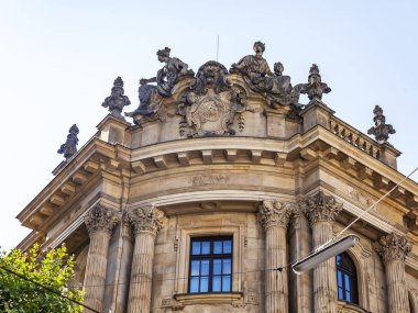 Münih, Almanya, üzerinde 16 Ağustos 2018. Geleneksel Bavyera mimarisinin binanın güzel parça. 