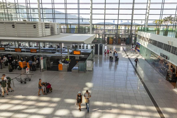 Munique Alemanha Agosto 2018 Recepção Passageiros Aeroporto Internacional Munique — Fotografia de Stock