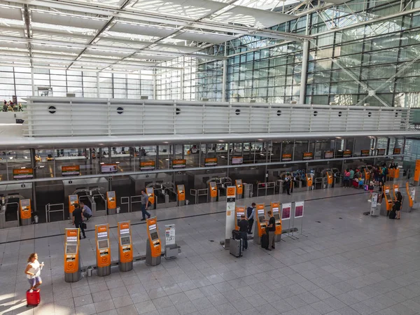 Mnichov Německo Srpna 2018 Čel Cestujících Mezinárodní Letiště Mnichově — Stock fotografie