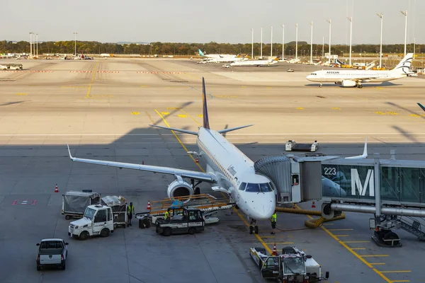 Munich Germany August 2018 Planes Undergo Preflight Service International Airport — Stock Photo, Image