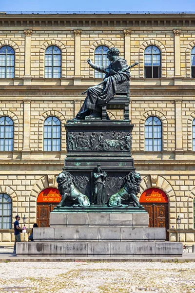 Monachium Niemcy Sierpnia 2018 Rzeźba Zdobi Obszar Starego Miasta Alstadt — Zdjęcie stockowe