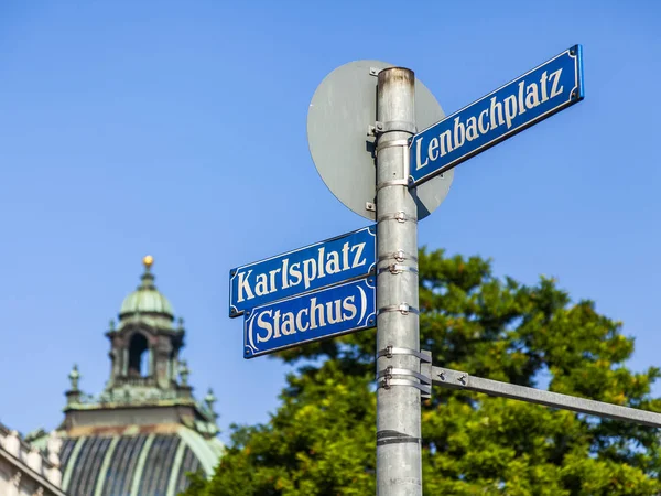Monachium Niemcy Sierpnia 2018 Elementy Nawigacyjne Ulicy Miasta Indeks Zabytków — Zdjęcie stockowe