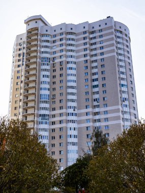 Pushkino, Rusya, 9 Ekim 2018. Modern multystoried evi