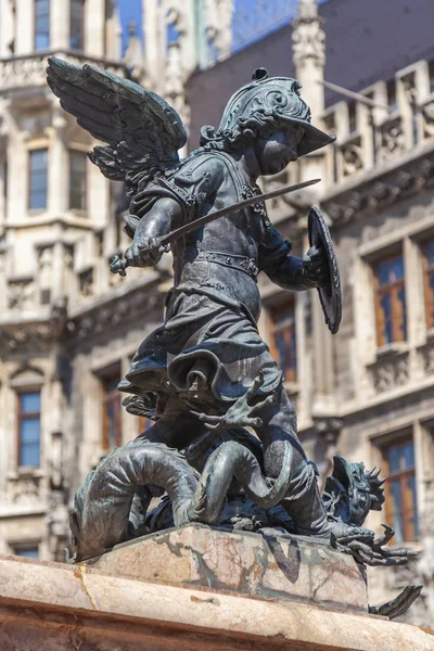 Múnich Alemania Agosto 2018 Escultura Decora Zona Casco Antiguo Alstadt — Foto de Stock