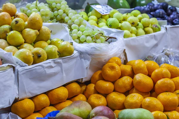 パルマス グラン カナリア島 スペイン 2018 歴史的な農家メルカード Vegueta 市場で新鮮な野菜や果物の貿易します — ストック写真