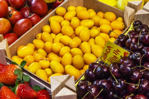 2018年1月6日 西班牙大加那利岛拉斯帕尔马斯 历史农民 Vegueta 市场的新鲜蔬菜和水果贸易 — 图库照片