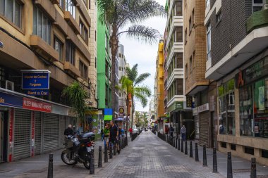 Las Palmas de Gran Canaria, İspanya, 6 Ocak 2018 üzerinde. Kış öğleden sonra tipik kentsel görünümü
