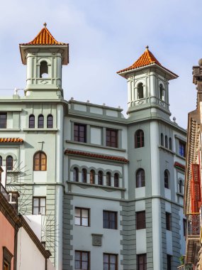 Las Palmas de Gran Canaria, İspanya, 6 Ocak 2018 üzerinde. Tipik şehir mimarisi, cephe parçası. 