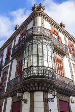 Las Palmas de Gran Canaria, İspanya, 6 Ocak 2018 üzerinde. Tipik şehir mimarisi, cephe parçası. 