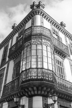 Las Palmas de Gran Canaria, İspanya, 6 Ocak 2018 üzerinde. Tipik şehir mimarisi, cephe parçası. 