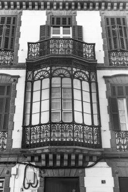 Las Palmas de Gran Canaria, İspanya, 6 Ocak 2018 üzerinde. Tipik şehir mimarisi, cephe parçası. 