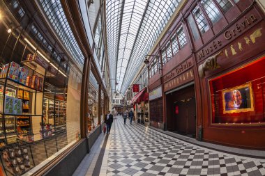 Paris, Fransa, üzerinde 26 Ekim 2018. İç tipik bir eski Paris geçiş, balıkgözü görünümü