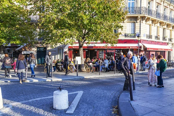 París Francia Octubre 2018 Una Vista Urbana Mesitas Café Tradicional — Foto de Stock