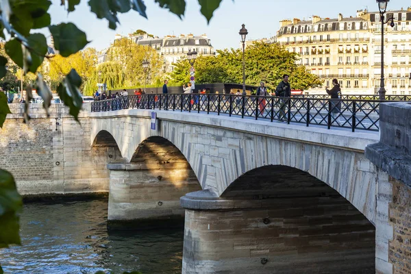 Paris França Outubro 2018 Uma Vista Rio Sena Ponte Através — Fotografia de Stock