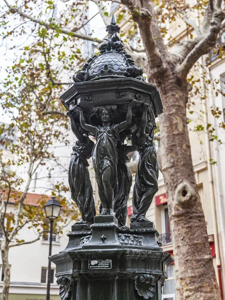 París Francia Octubre 2018 Una Escultura Decorativa Con Una Fuente —  Fotos de Stock