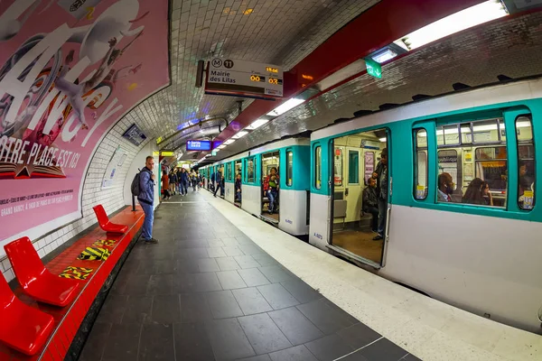 Paris Frankrike Den Oktober 2018 Plattform För Tunnelbanestationen Fisheye Visa — Stockfoto
