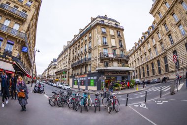 Paris, Fransa, üzerinde 26 Ekim 2018. Güzel bir şehir çevresinde tarihi sokak inşa. Balık-gözü görünümü