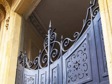 Paris, Fransa, üzerinde 26 Ekim 2018. Tarihi bina cephe tipik mimari detaylar. 