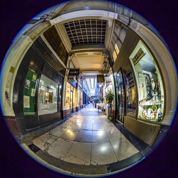 Paříž Francie Října 2018 Interiér Typické Staré Pařížské Pasáže Tabulky — Stock fotografie