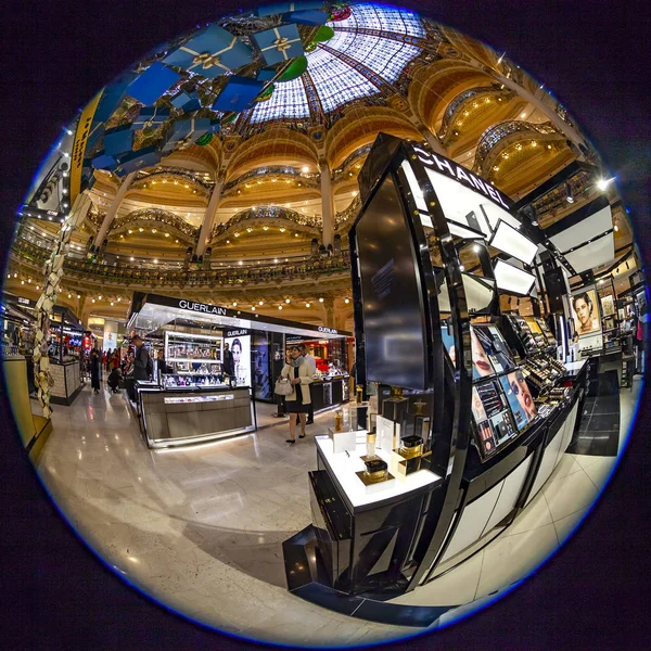 París Francia Octubre 2018 Principal Piso Comercial Tienda Galeries Lafayette — Foto de Stock