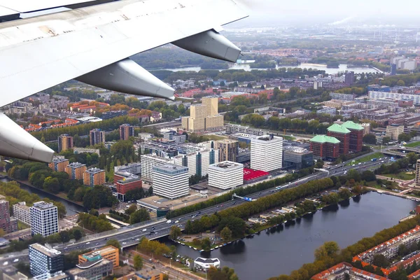 Amsterdam Nizozemsko Října 2018 Pohled Předměstích Amsterdamu Okna Letadla Přicházející — Stock fotografie