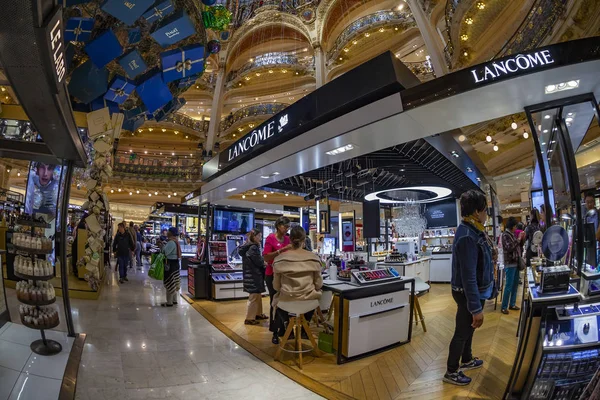 Paříž Francie Října 2018 Obchodní Přízemí Prodejny Galeries Lafayette Novoroční — Stock fotografie