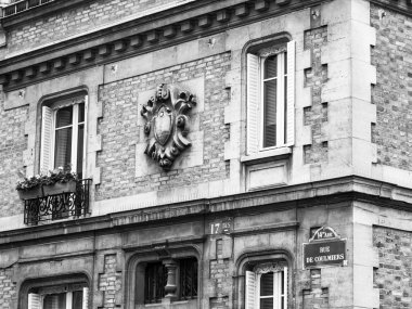 Paris, Fransa, üzerinde 26 Ekim 2018. Tarihi bina cephe tipik mimari detaylar
