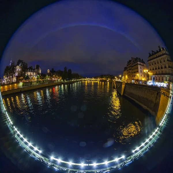 París Francia Octubre 2018 Río Sena Sus Terraplenes Iluminación Nocturna —  Fotos de Stock