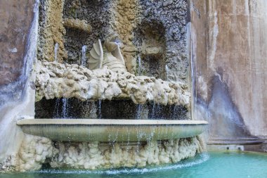 Roma, İtalya, 7 Mart 2017. Vatikan bahçeleri topraklarının antik Çeşme