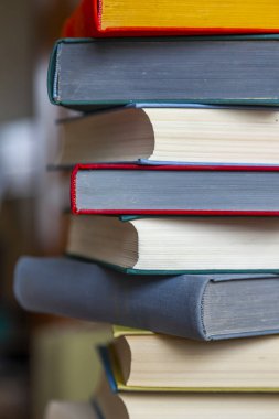 Çok renkli kapak kitaplarında Vintage kağıt