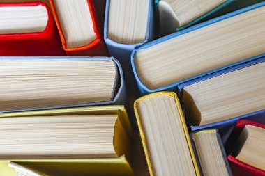 Çok renkli kapak kitaplarında Vintage kağıt