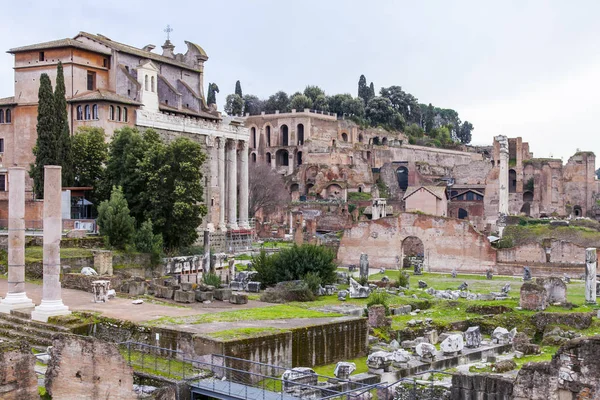 2017年3月7日 意大利罗马 古色古香的建筑的废墟 罗马论坛 — 图库照片
