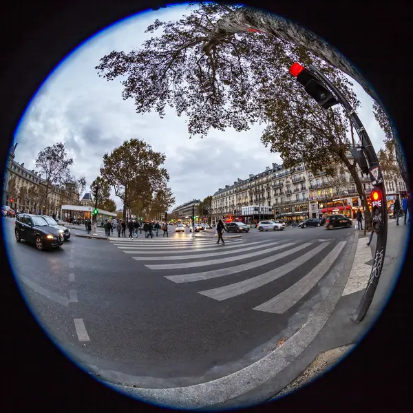 フランス 2018 典型的な都市の歴史的な通りを構築します 魚眼ビュー — ストック写真