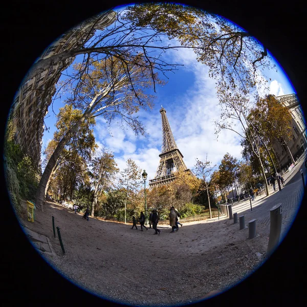 Paris France Octobre 2018 Les Gens Marchent Pied Tour Eiffel — Photo