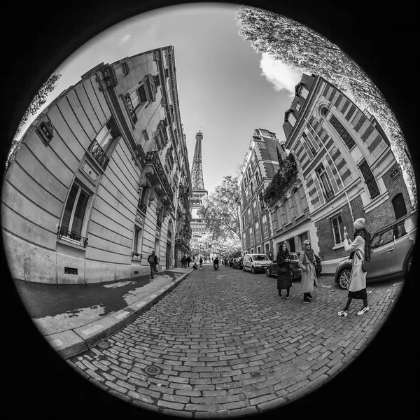 2018年10月26日 法国巴黎 风景如画的城市街道和埃菲尔铁塔 埃菲尔铁塔 鱼眼景观 — 图库照片